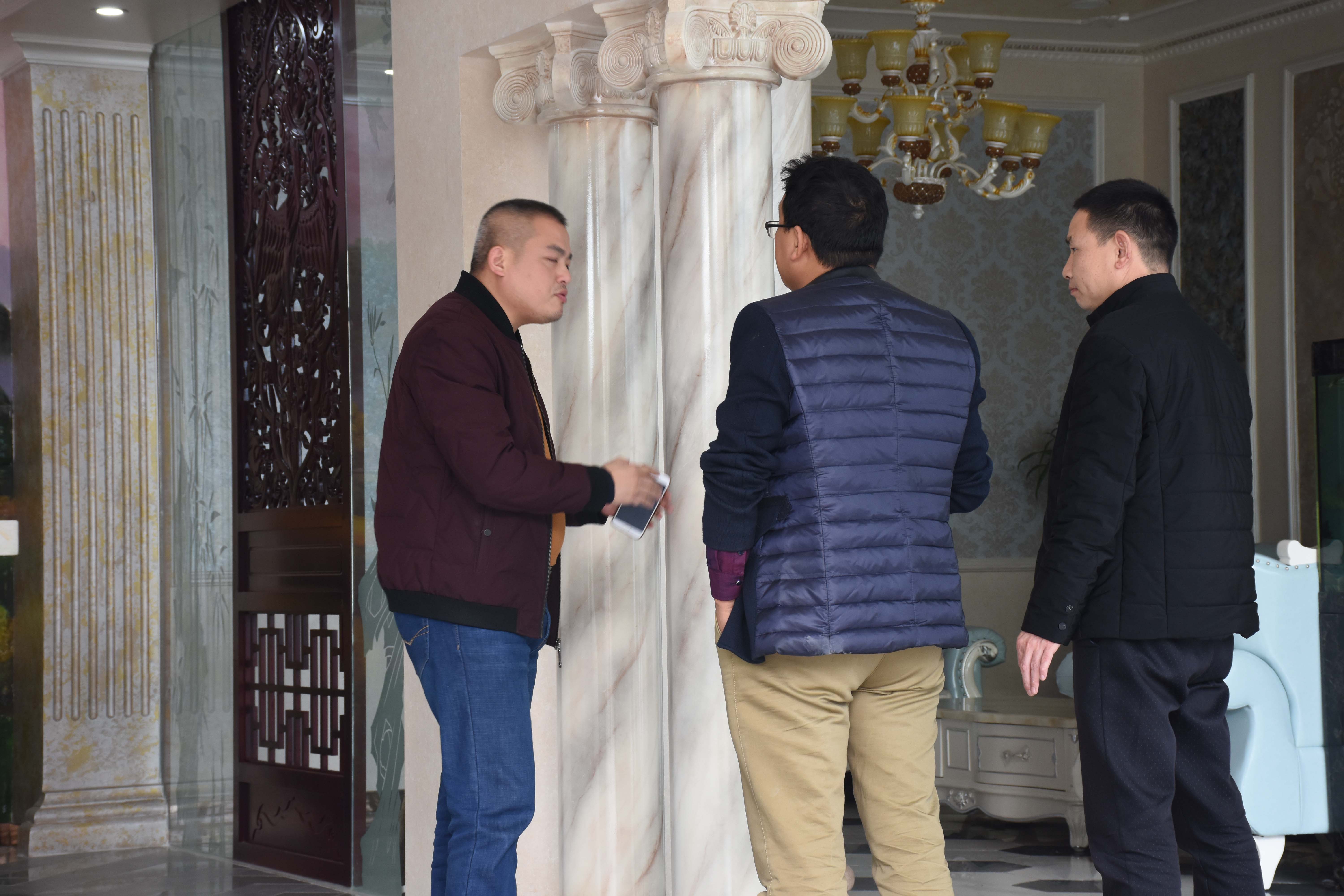 热烈观迎刘总莅临参观华仕伯